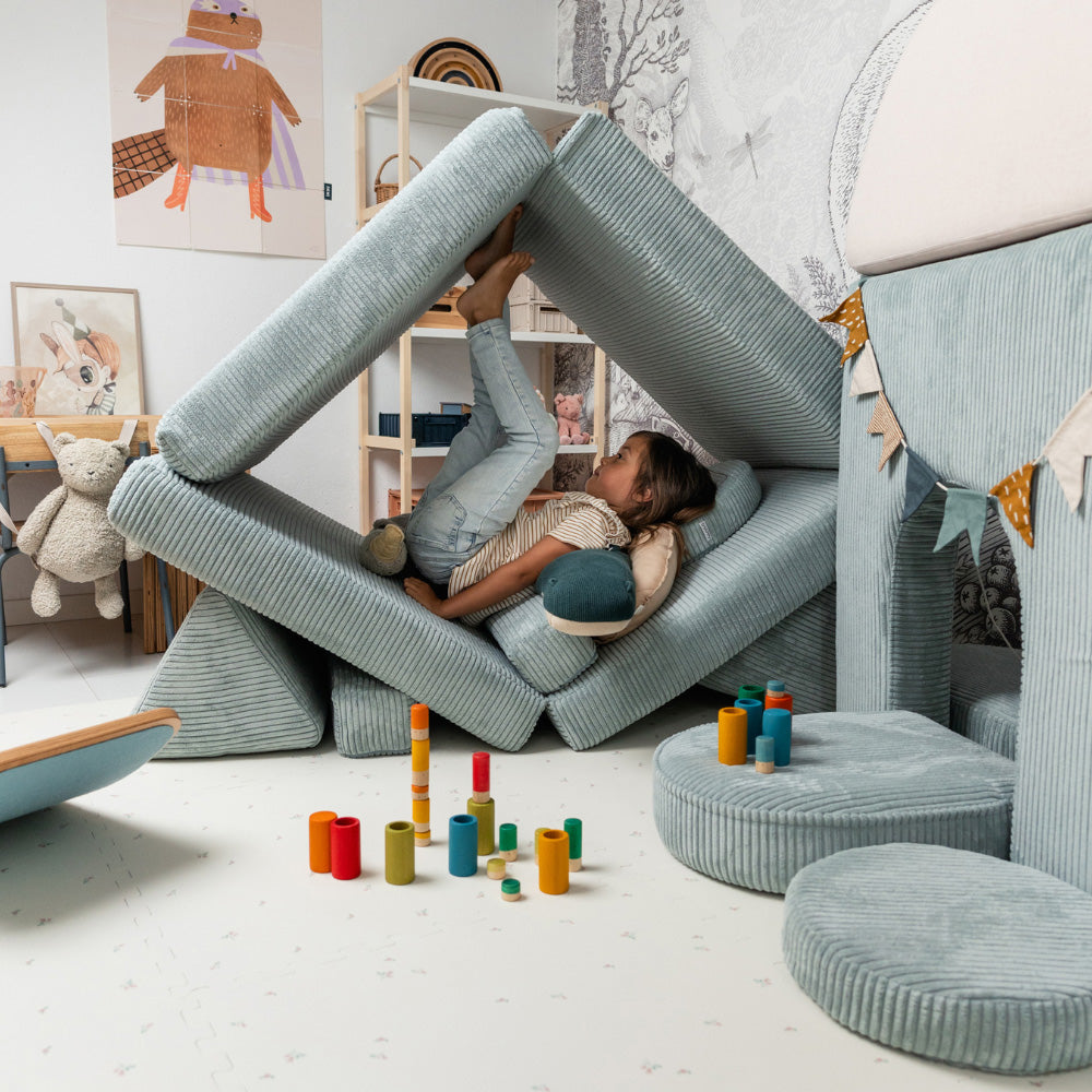 Comparison of flexible Shappy modular play sofa versus traditional static kids furniture